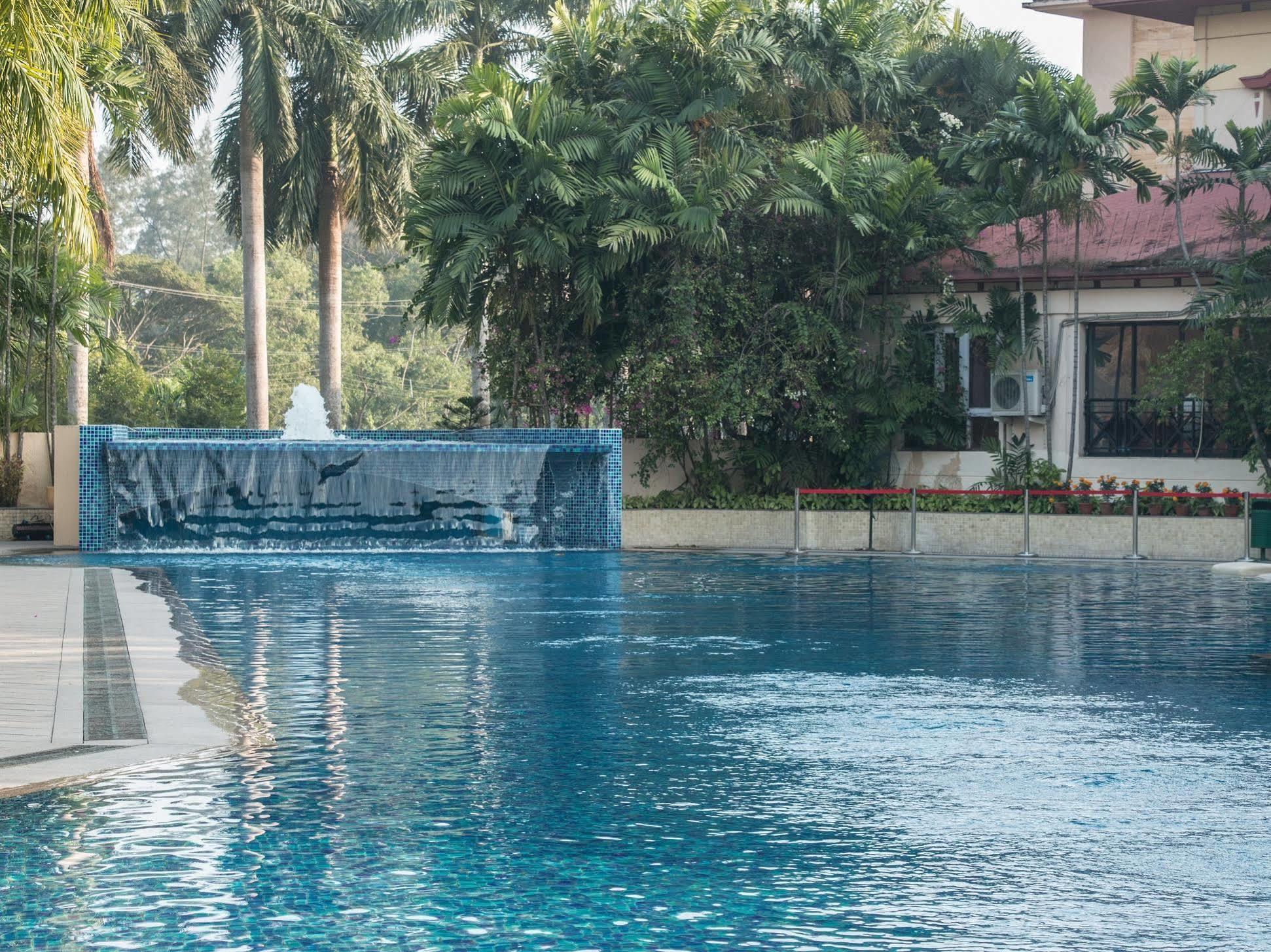 Resort Ibiza The Fern & Spa, Kolkata